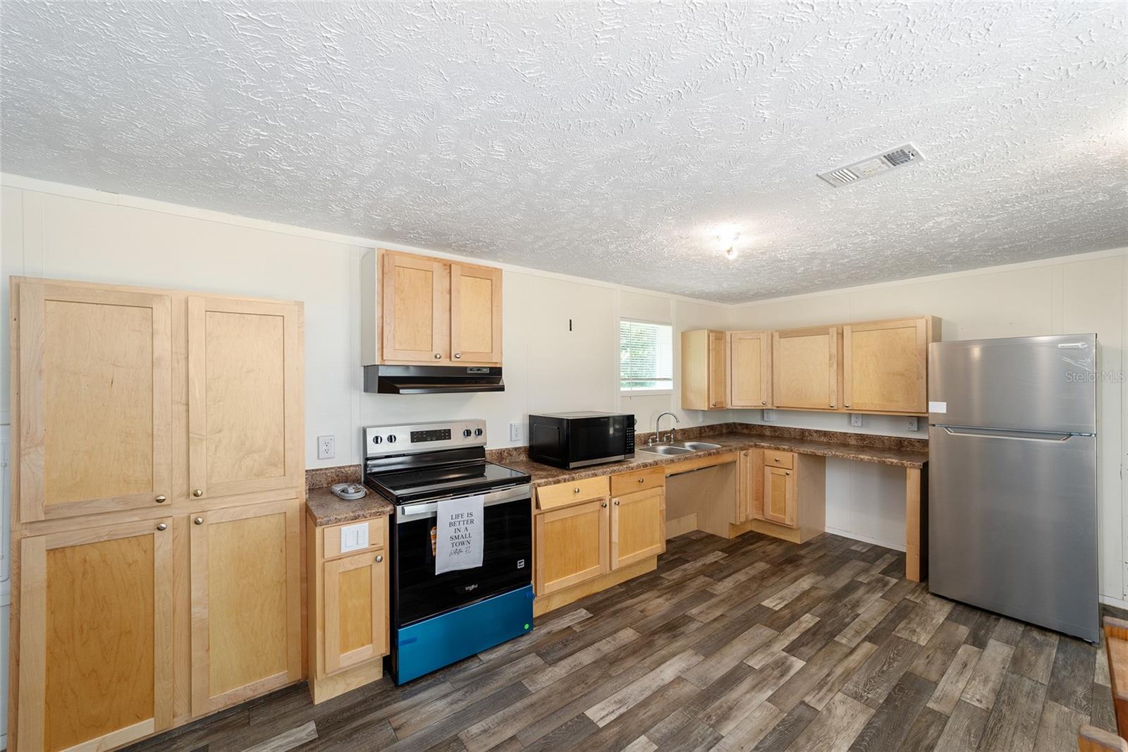 B & R/GREEN HIGHLANDS/COUNTRY EST AREA (328) - Residential