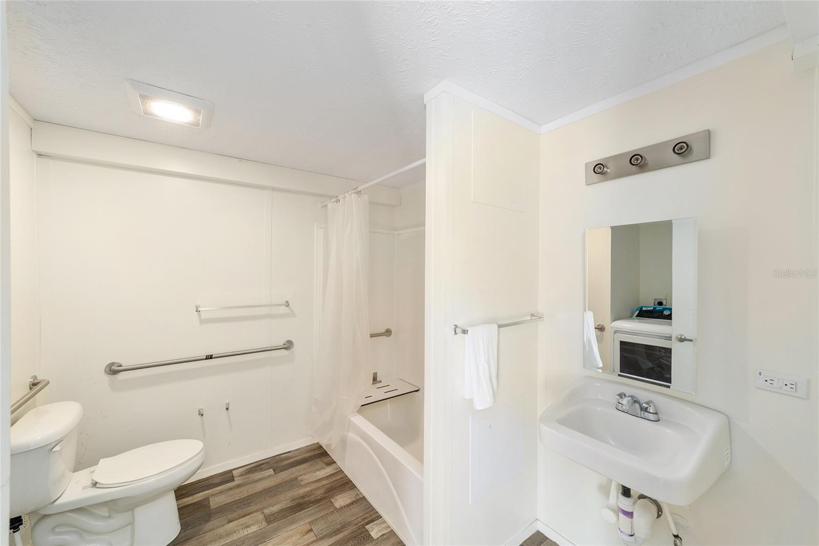 B & R/GREEN HIGHLANDS/COUNTRY EST AREA (328) - Residential