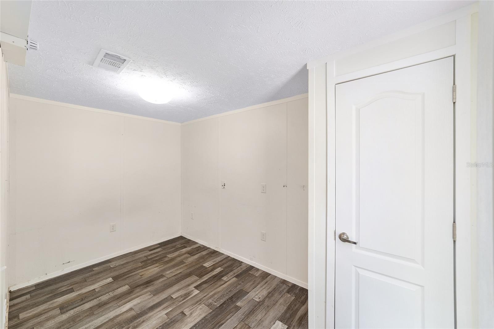 B & R/GREEN HIGHLANDS/COUNTRY EST AREA (328) - Residential