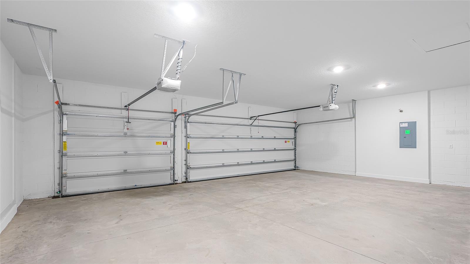 CRESSWIND AT LAKE HARRIS - Residential