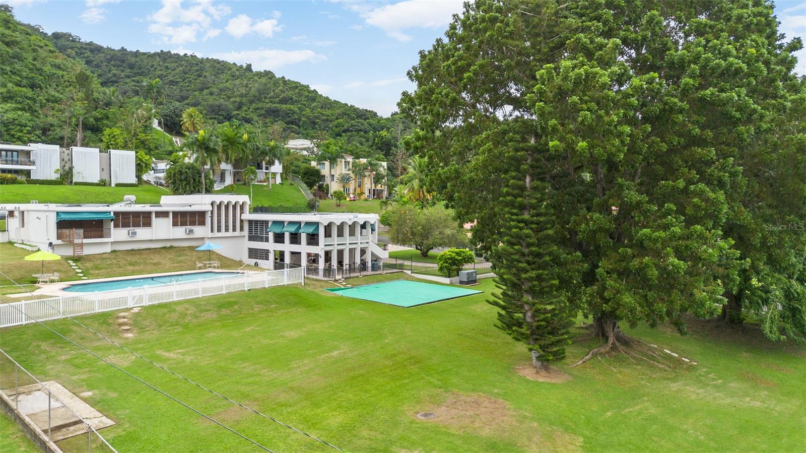 URB. EL RETIRO BO. BAIROA, CAGUAS, PR - Residential