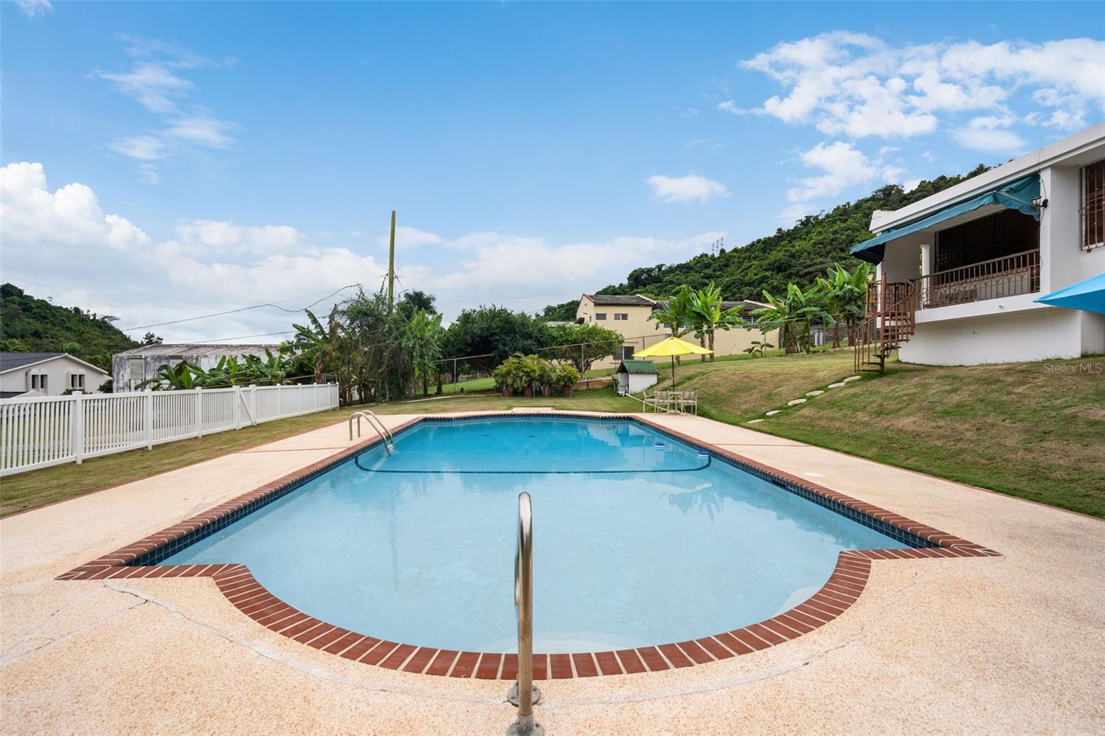 URB. EL RETIRO BO. BAIROA, CAGUAS, PR - Residential