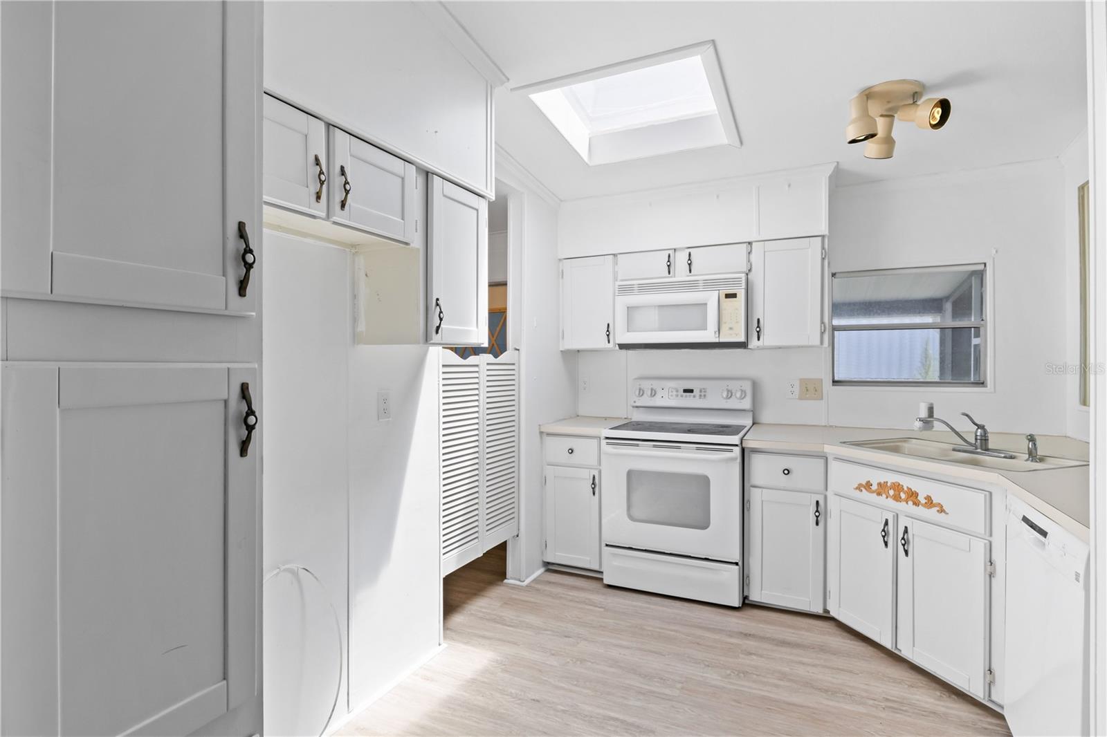 BURNT STORE COLONY MHP COOP - Residential