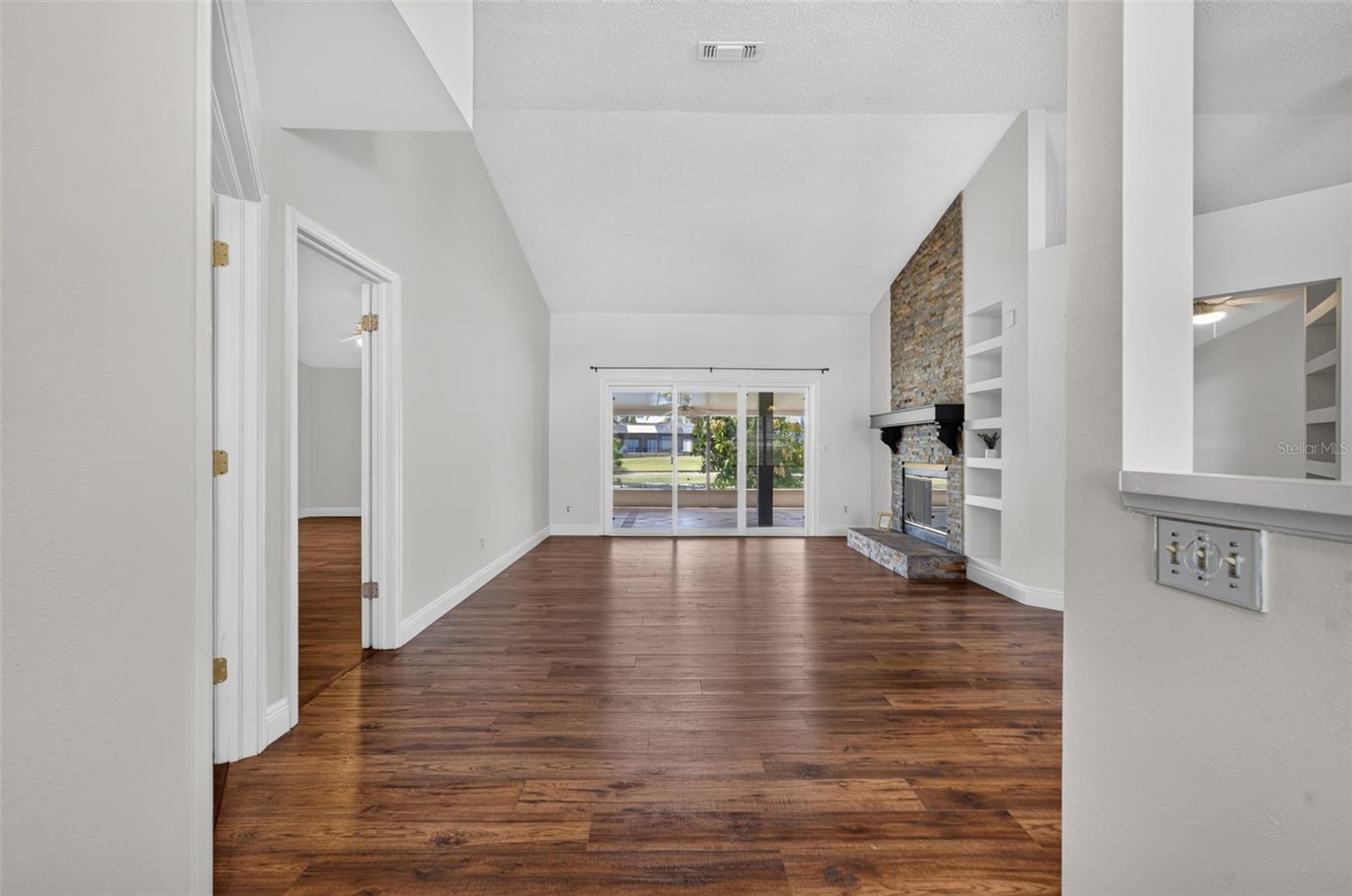 2925 EAGLE LAKE DRIVE