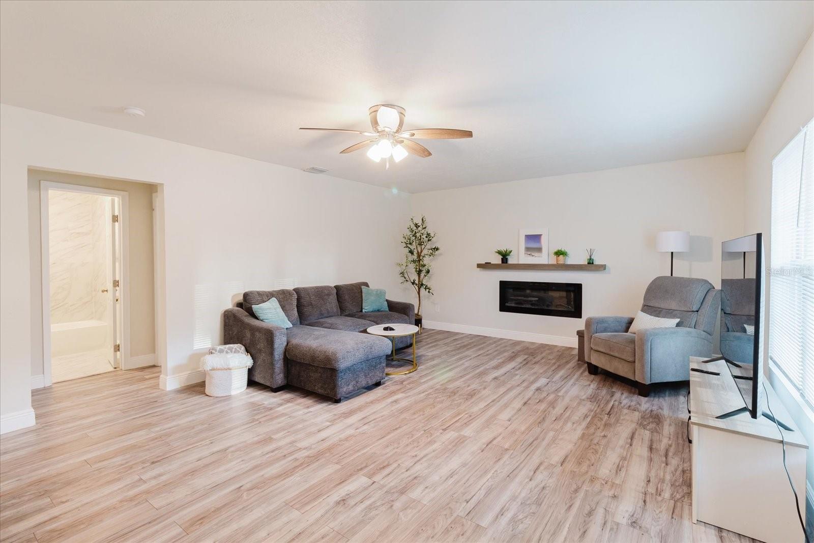 QUEENER SUB - Residential