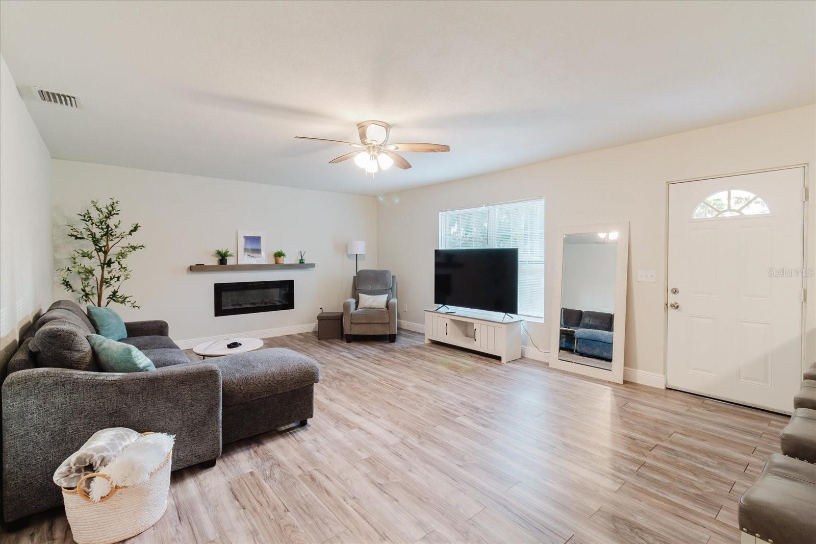 QUEENER SUB - Residential