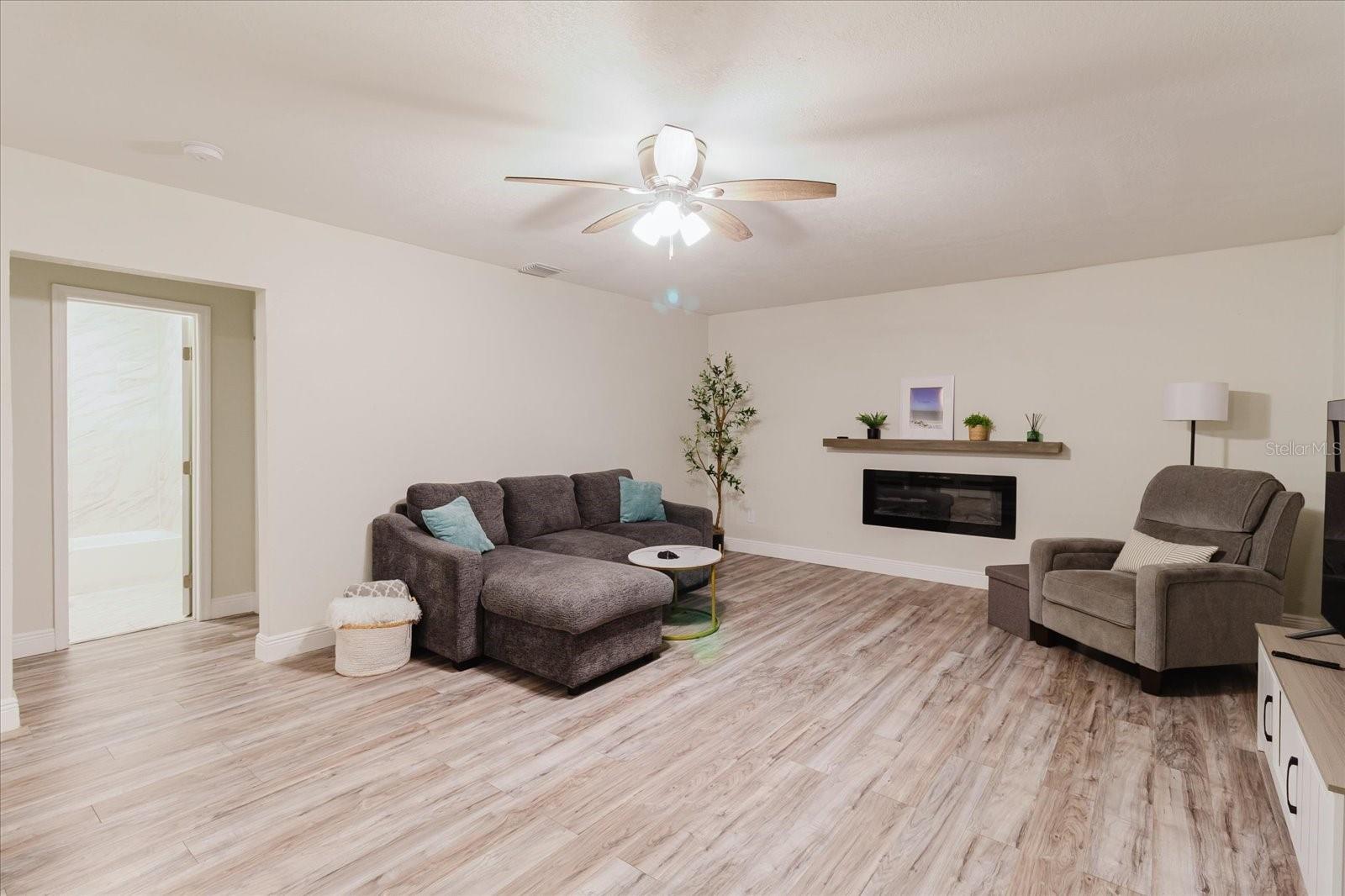 QUEENER SUB - Residential