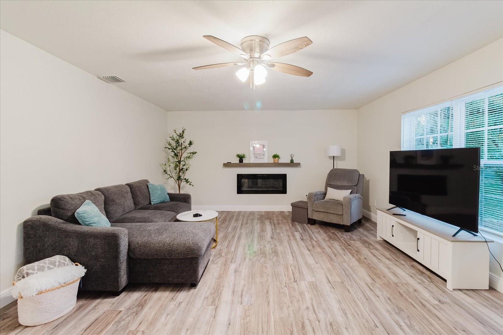 QUEENER SUB - Residential