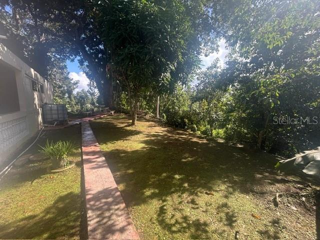 URB. LA ESMERALDA - Residential