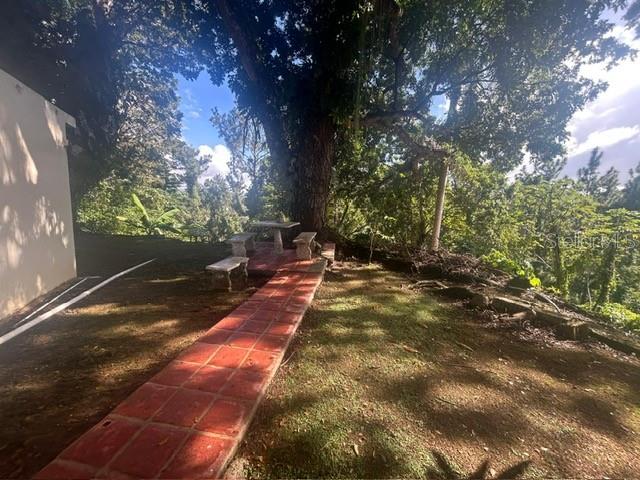 URB. LA ESMERALDA - Residential