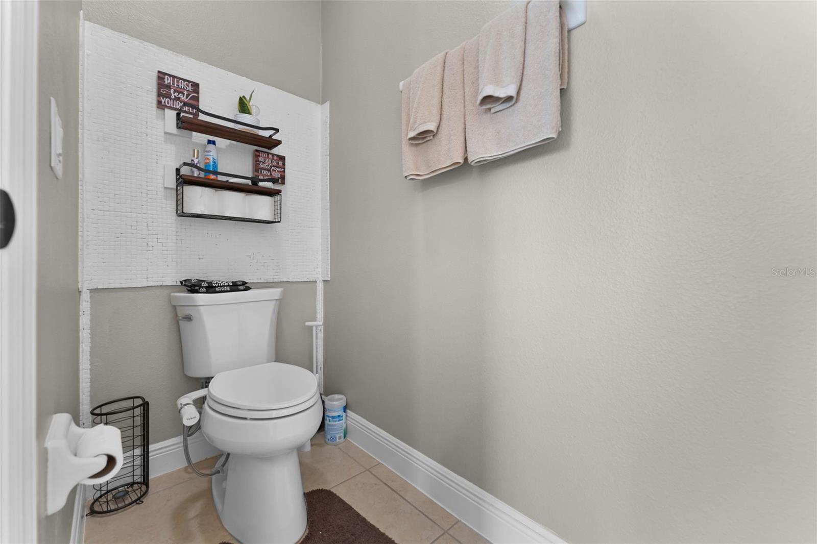 HANOVER LAKES PH 1 - Residential Lease