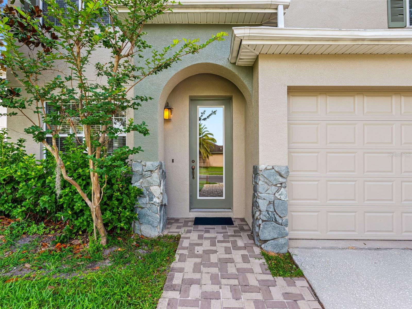 8806 BAYAUD DRIVE