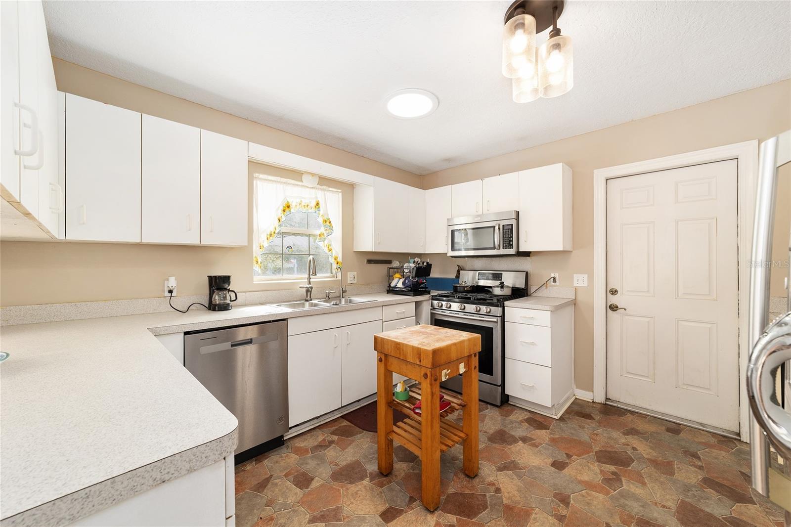 HILLSDALE - Residential