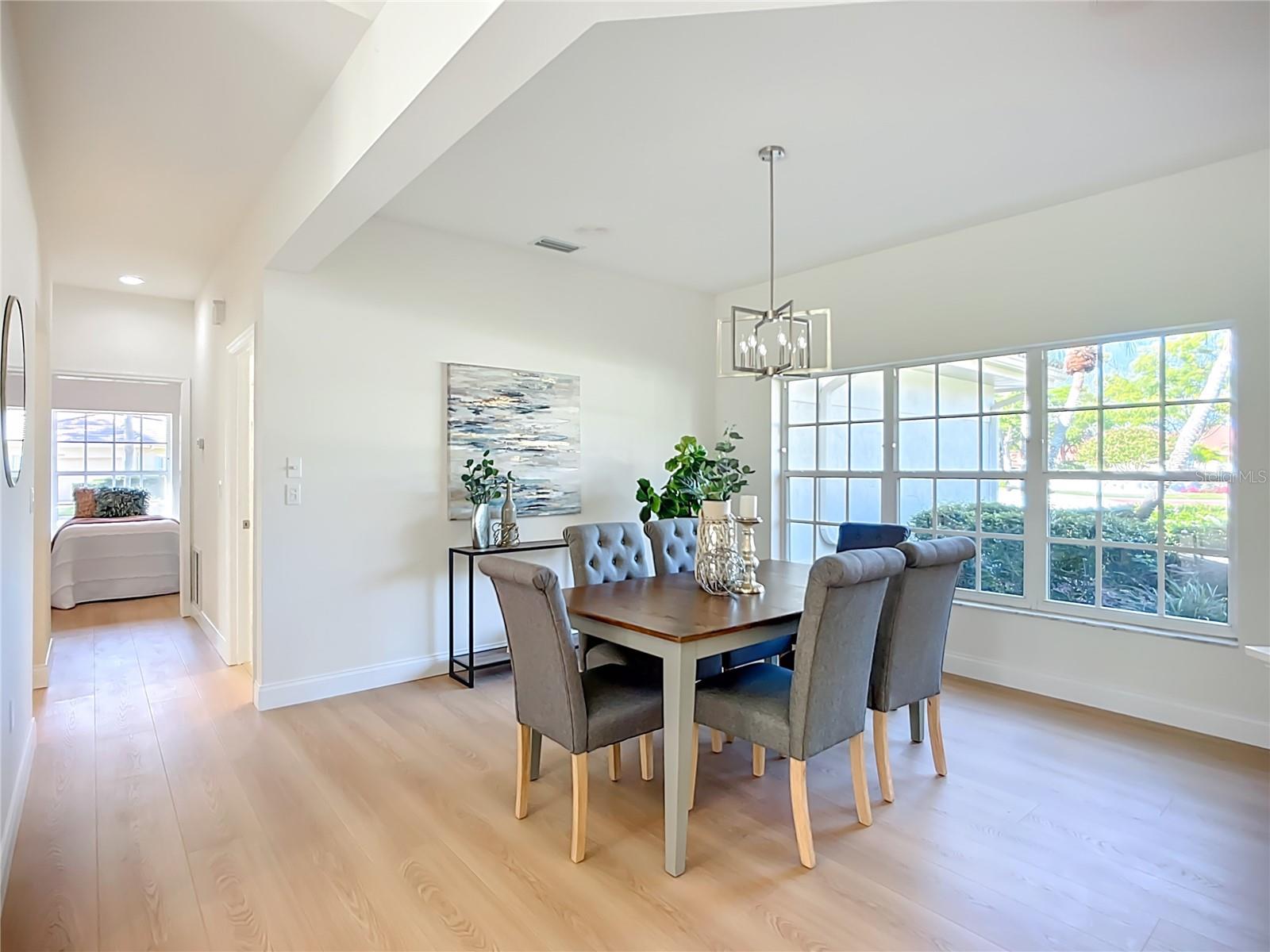 2960 SANDRINGHAM PLACE