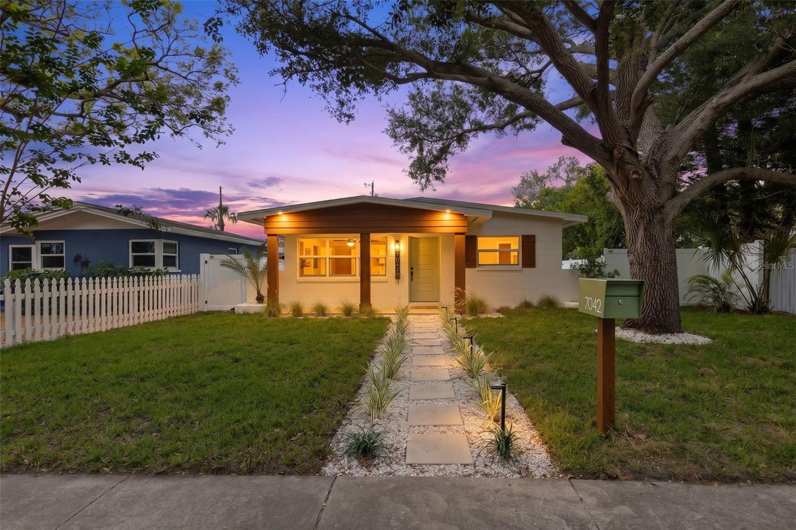 PASADENA TERRACE - Residential