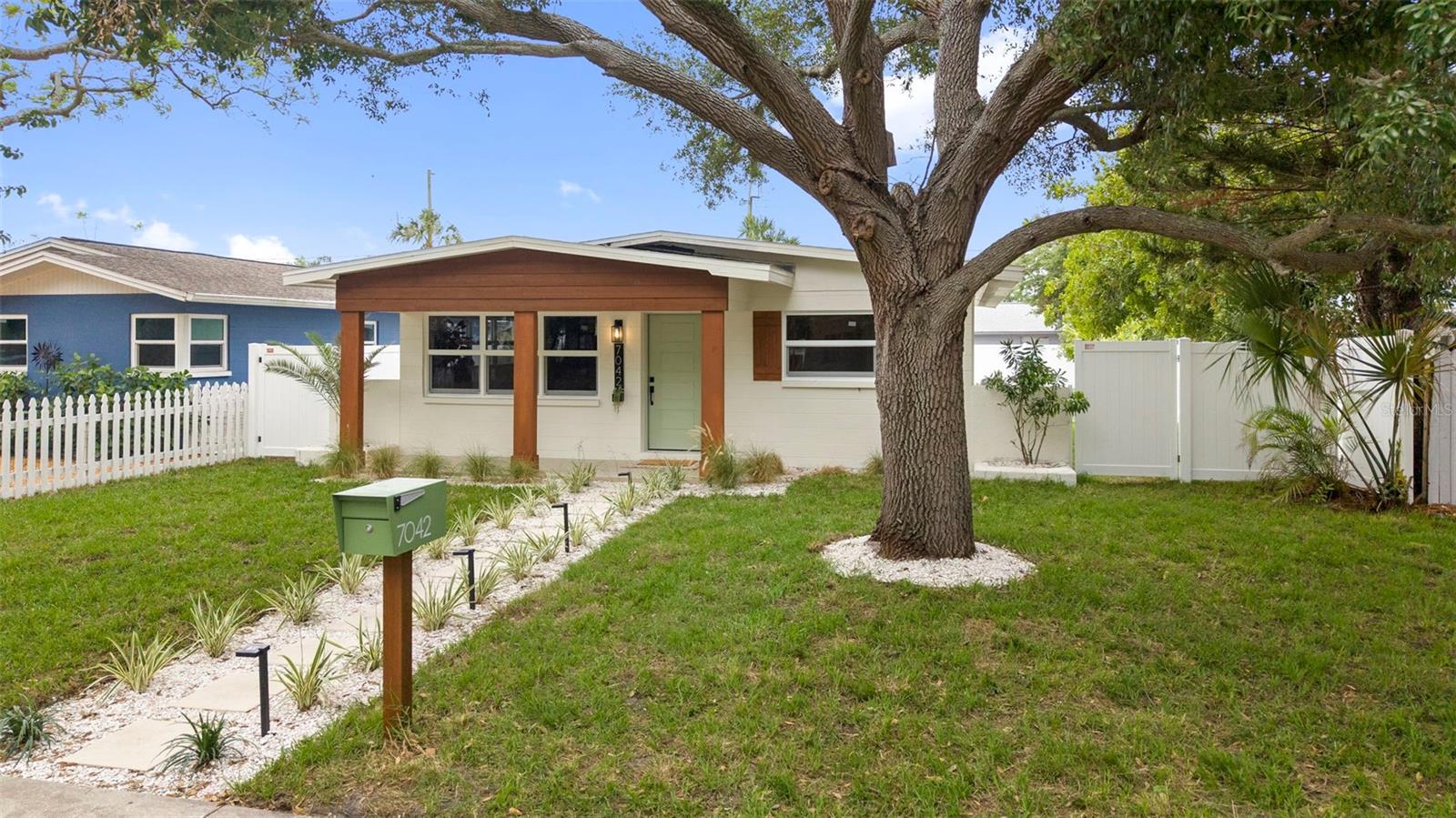 PASADENA TERRACE - Residential