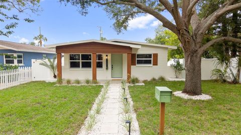 Photo of 7042 Dartmouth Avenue N, St Petersburg, FL 33710 (MLS # TB8504777)
