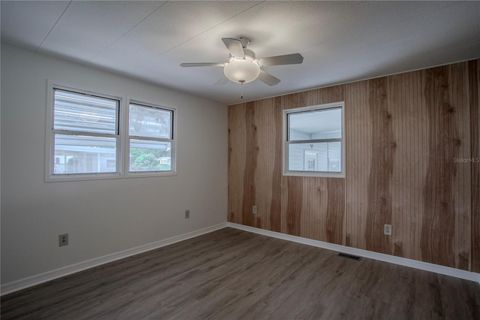 Tiny photo for 34232 Island Drive, Leesburg, FL 34788 (MLS # G5112245)