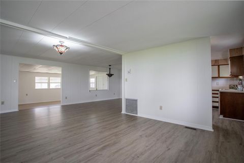 Tiny photo for 34232 Island Drive, Leesburg, FL 34788 (MLS # G5112245)