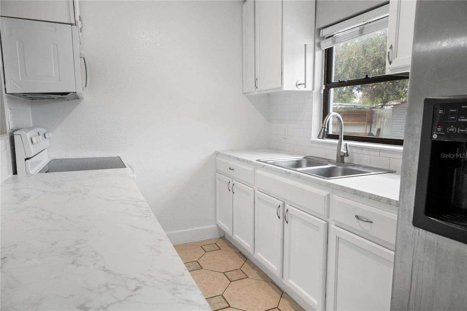 PEACH LAKE MANOR - Residential