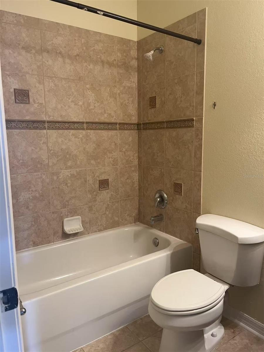 SAIL HARBOUR/HEALTHPARK - Residential Lease