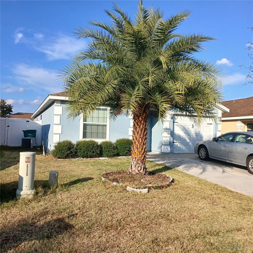 Photo of 4896 NE 123rd Lane, Oxford, FL 34484 (MLS # OM714455)