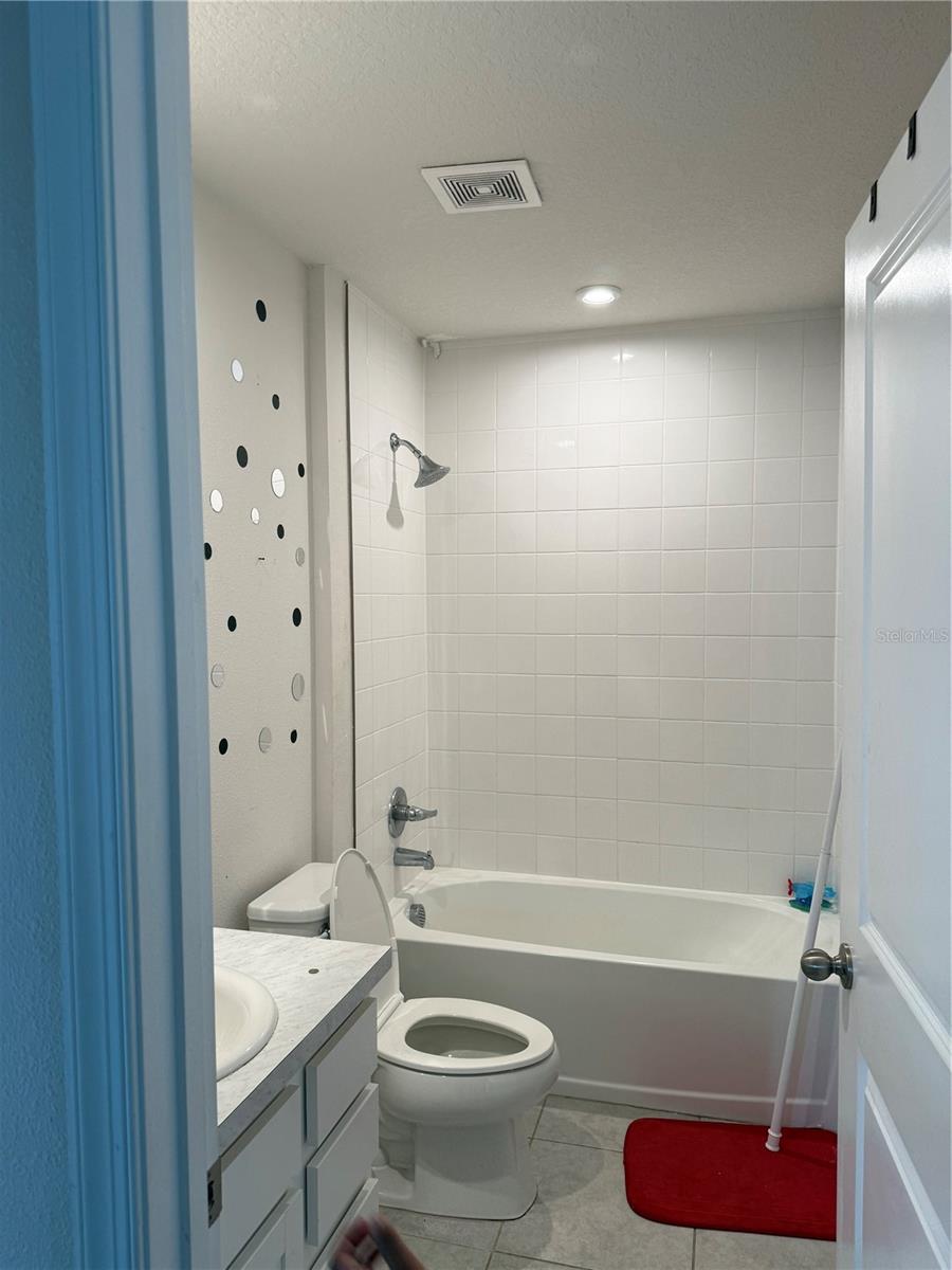 SOUTHERN XING - Residential Lease
