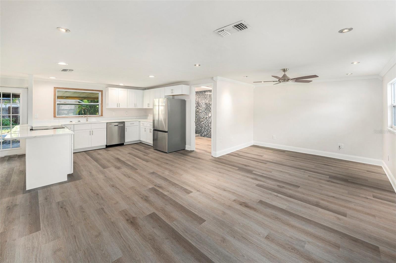 6515 RUNNINGWOODS DRIVE