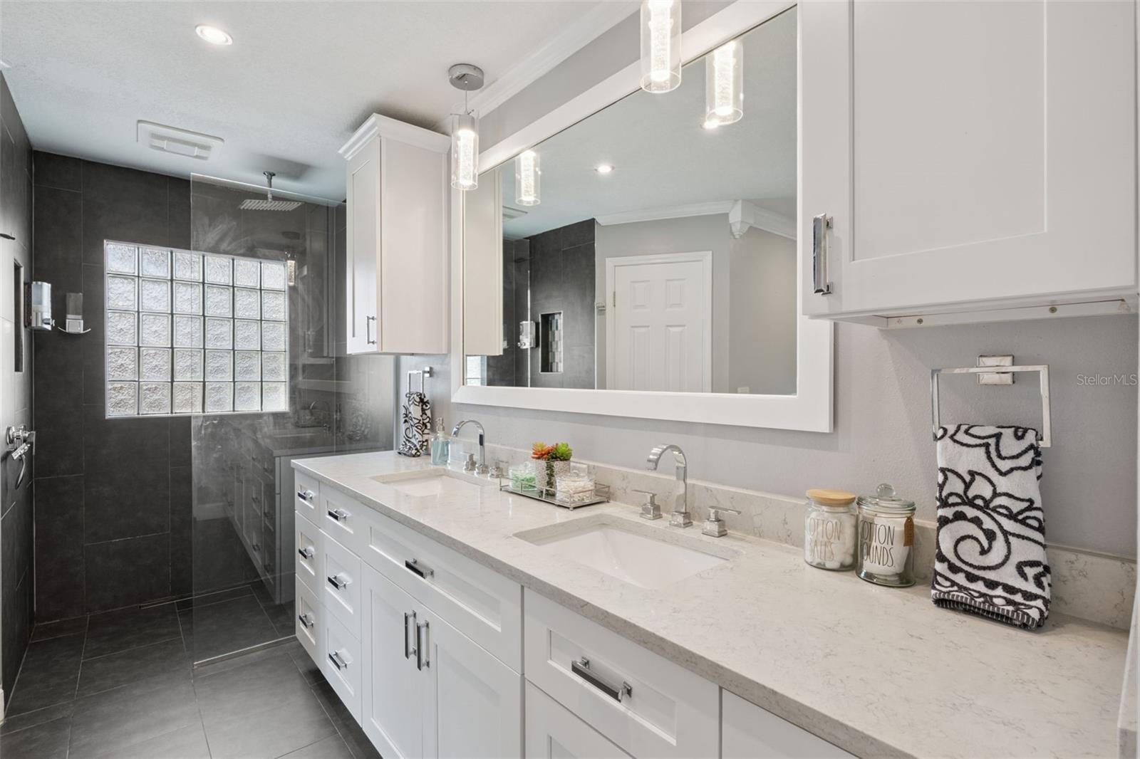 SILVER WOODS PH 02 - Residential