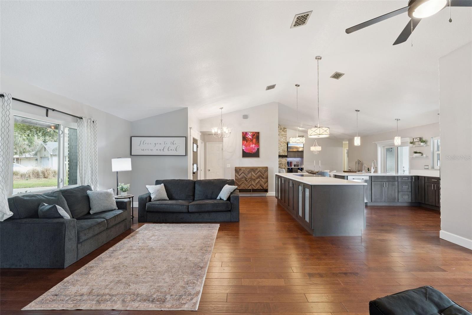 4825 PALM TREE COURT