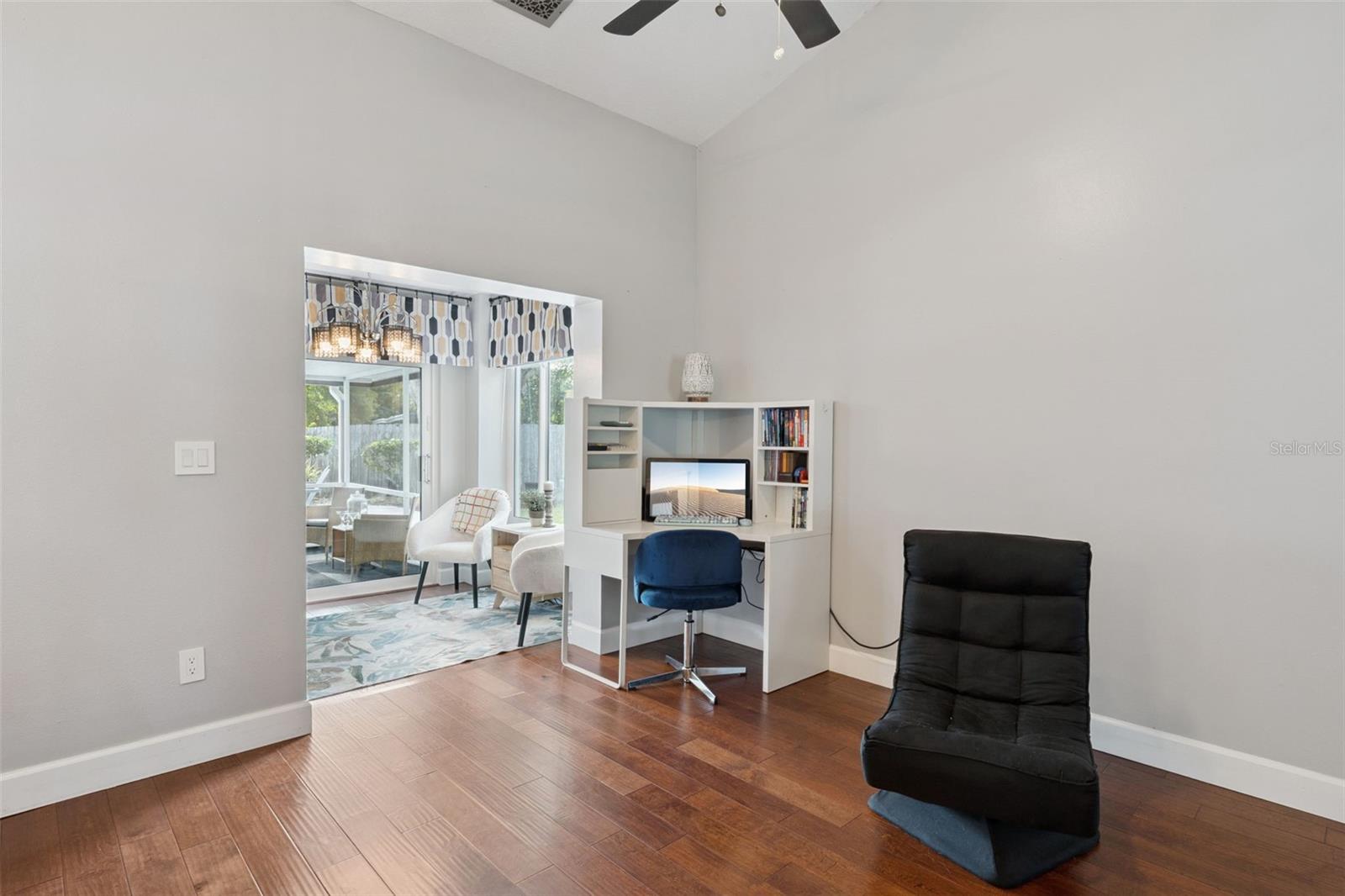 4825 PALM TREE COURT