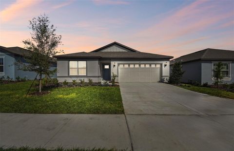 A home in LAKE ALFRED