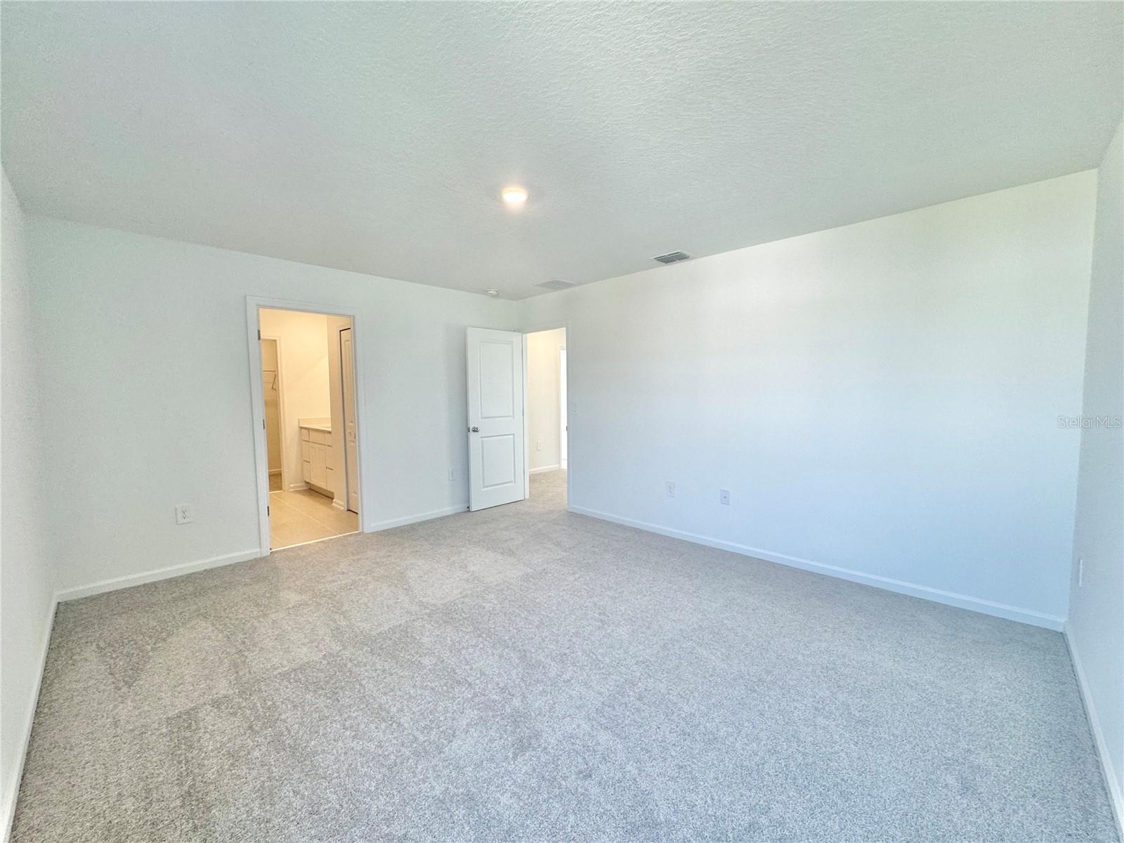 HUNT CLUB AT LAKE WALES PHASE 1 - Residential Lease