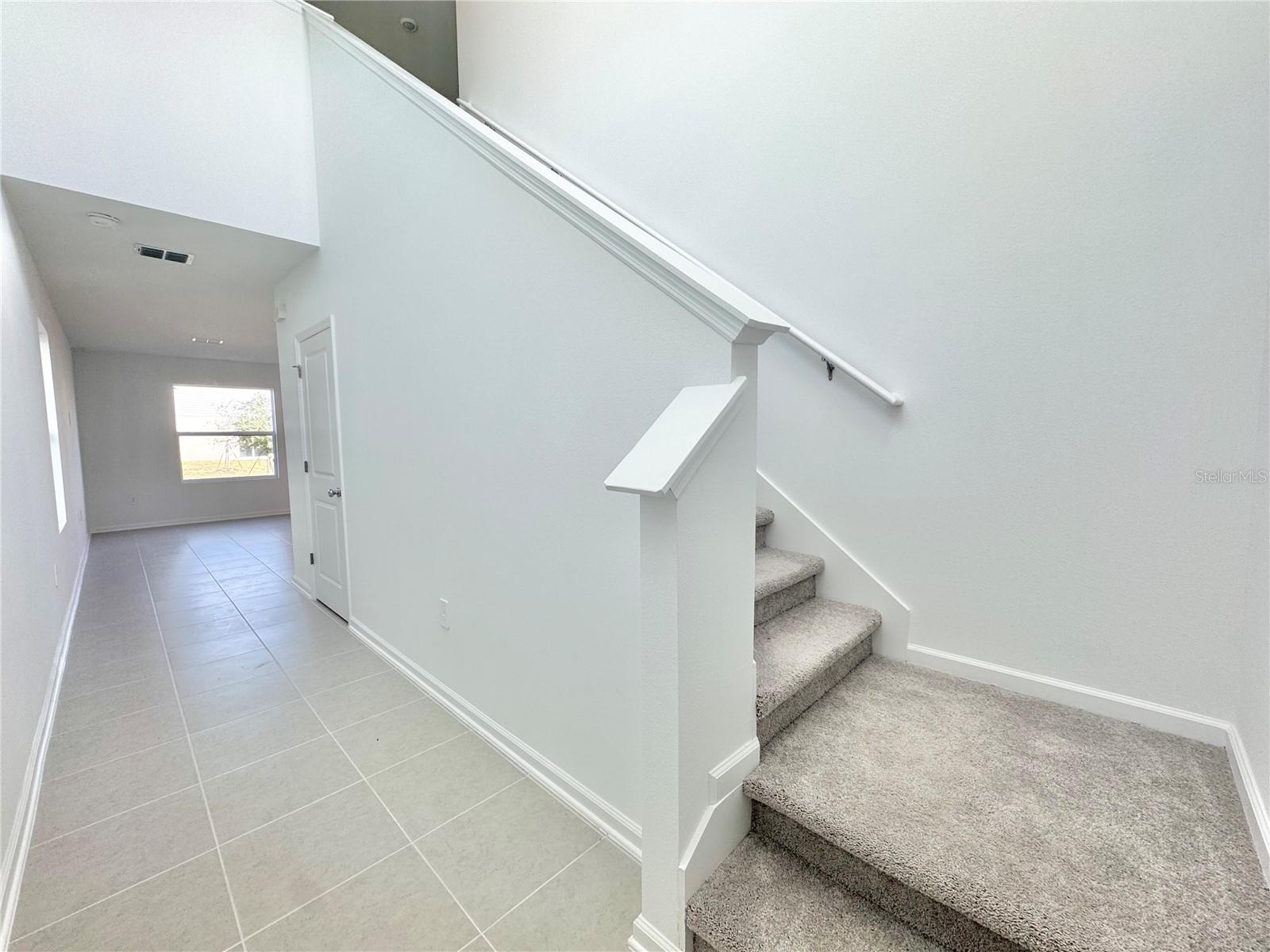 HUNT CLUB AT LAKE WALES PHASE 1 - Residential Lease