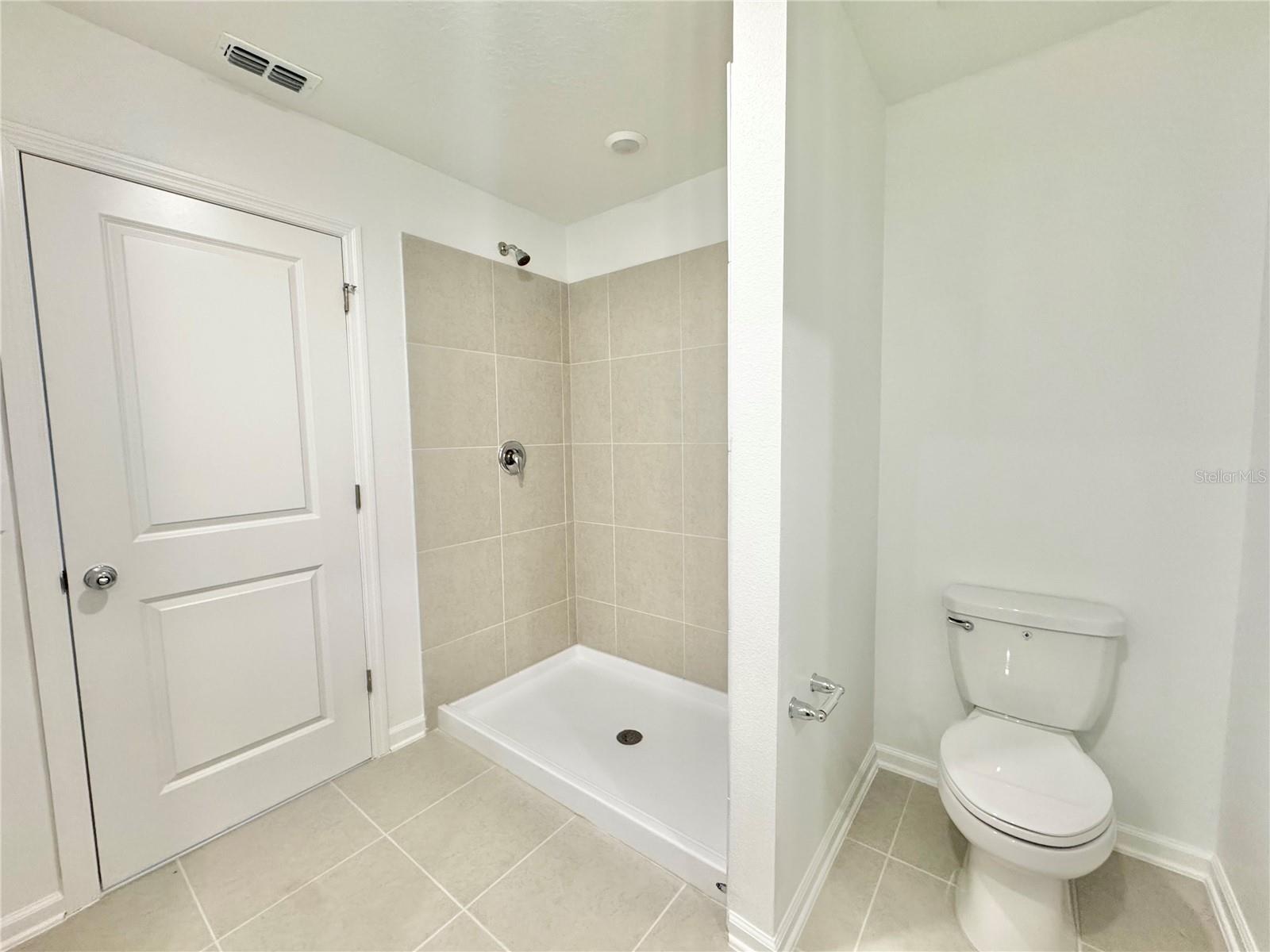 HUNT CLUB AT LAKE WALES PHASE 1 - Residential Lease