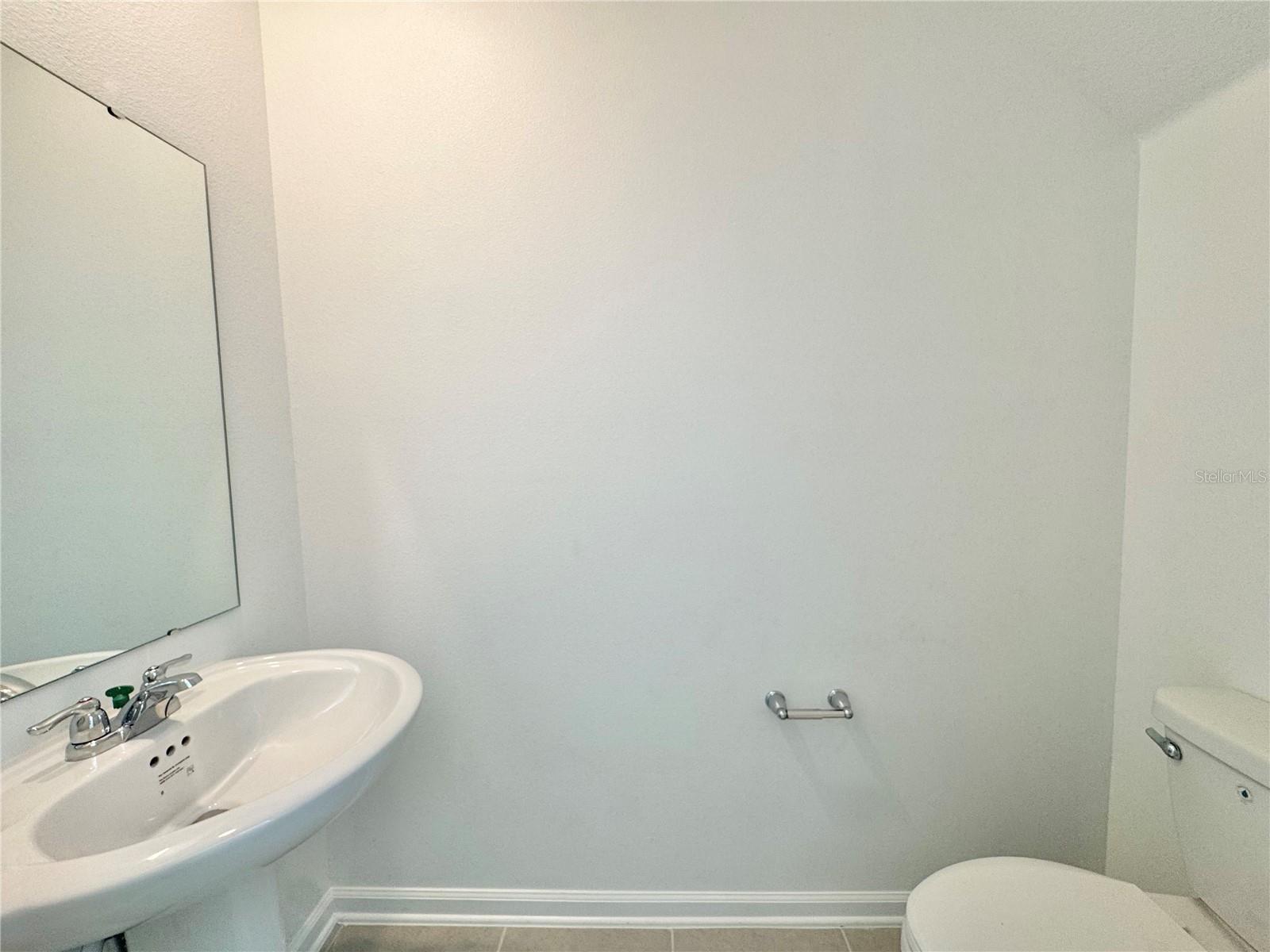 HUNT CLUB AT LAKE WALES PHASE 1 - Residential Lease