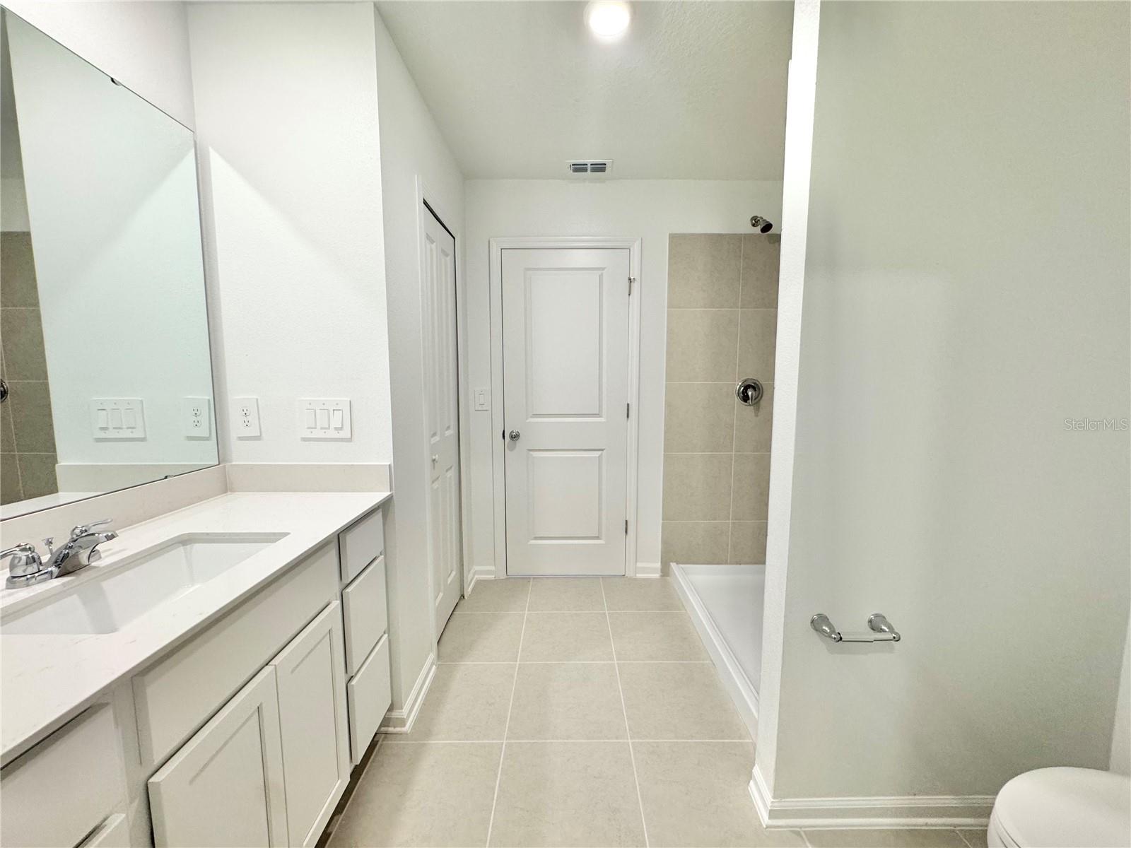 HUNT CLUB AT LAKE WALES PHASE 1 - Residential Lease