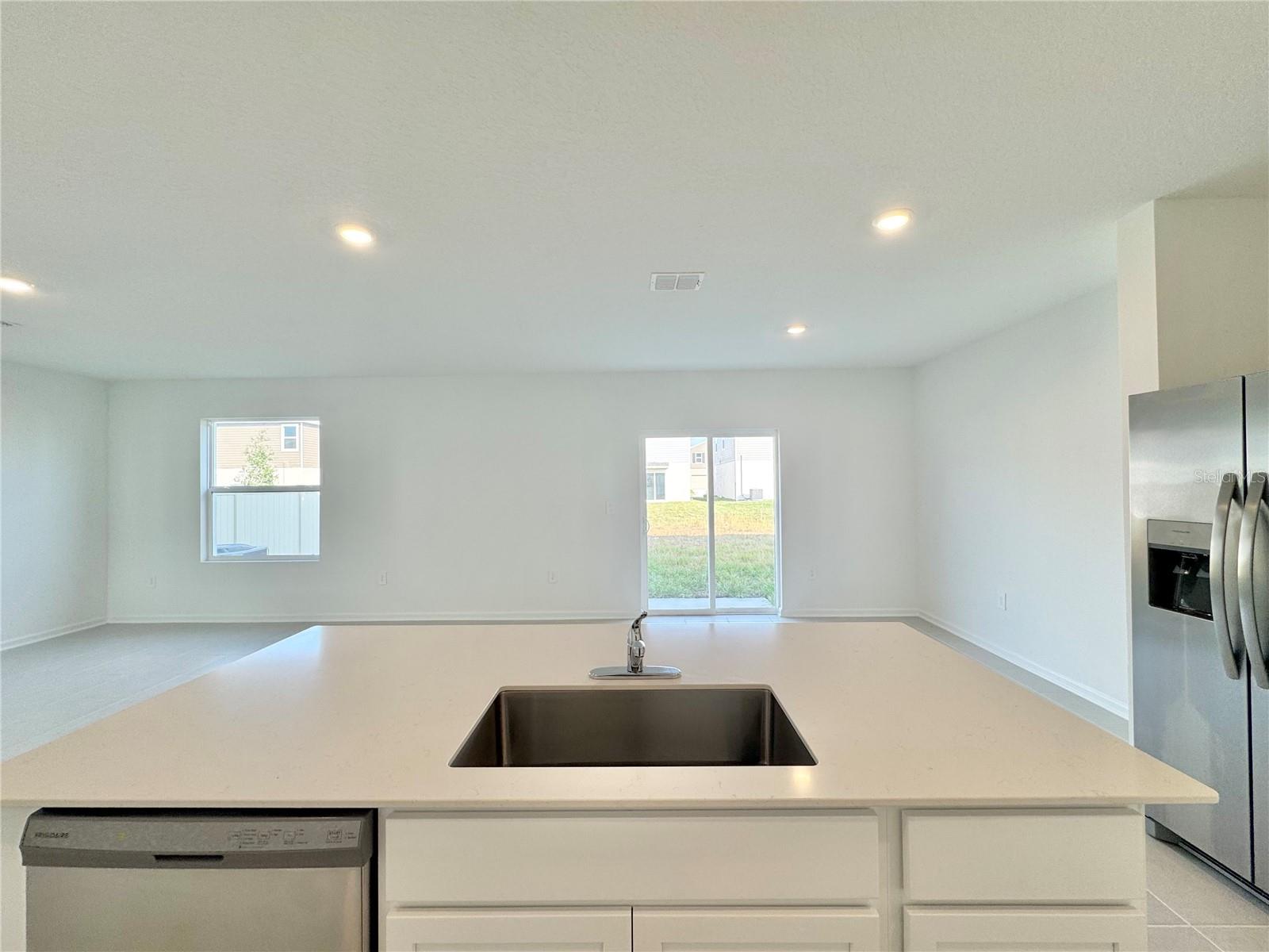 HUNT CLUB AT LAKE WALES PHASE 1 - Residential Lease