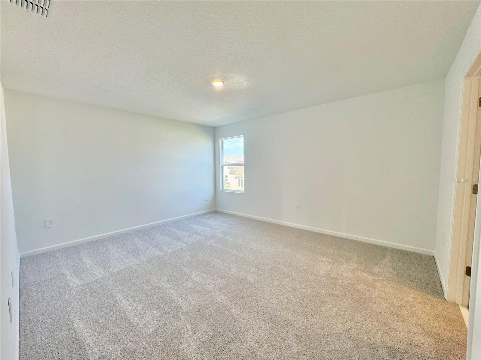 HUNT CLUB AT LAKE WALES PHASE 1 - Residential Lease