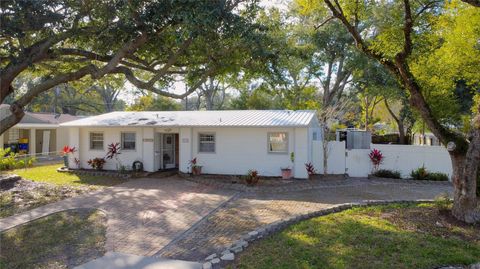 Photo of 530 Belleview Avenue, Lakeland, FL 33803 (MLS # L4958303)