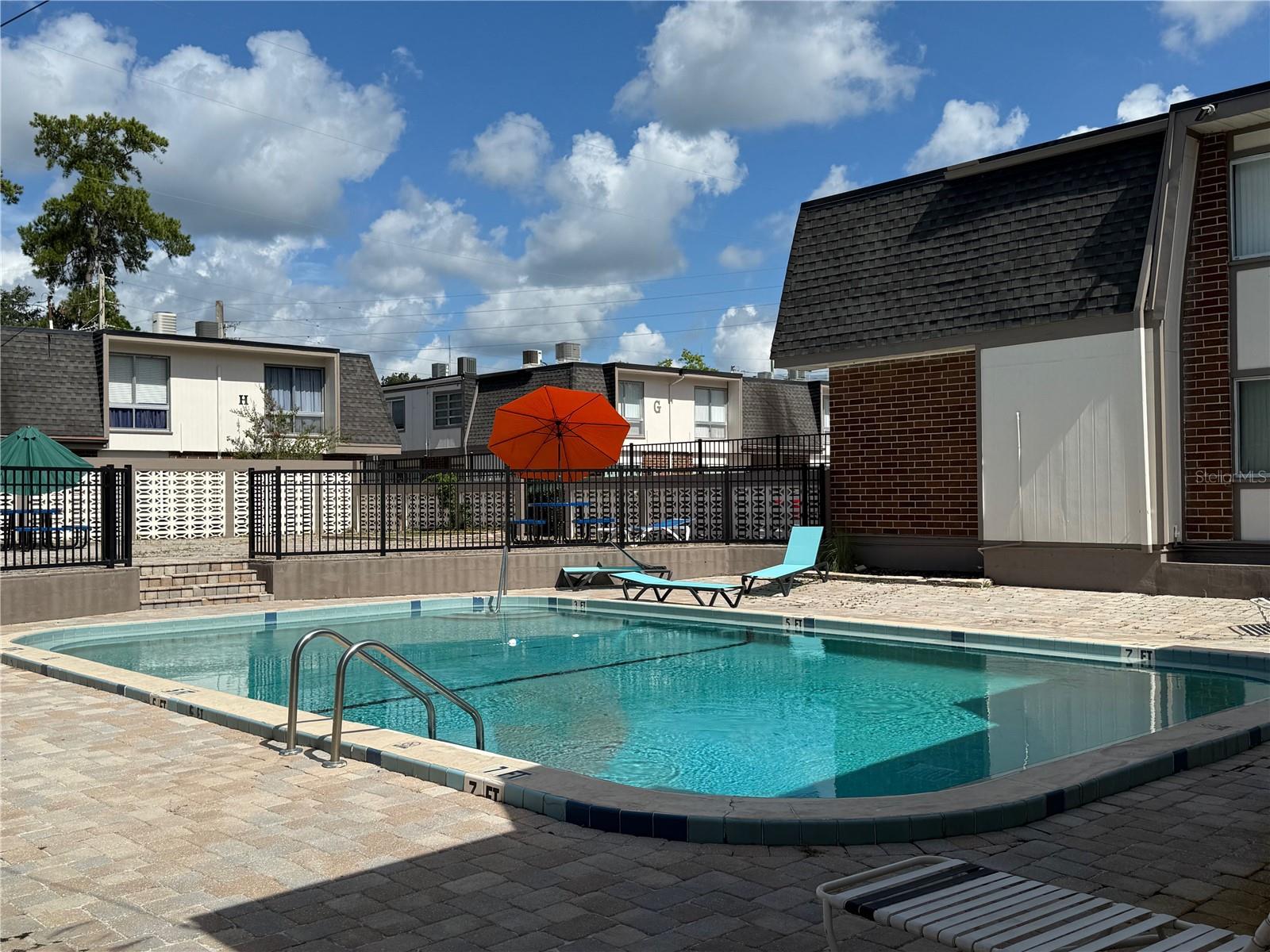 SUMMIT HOUSE - CONDO - Residential