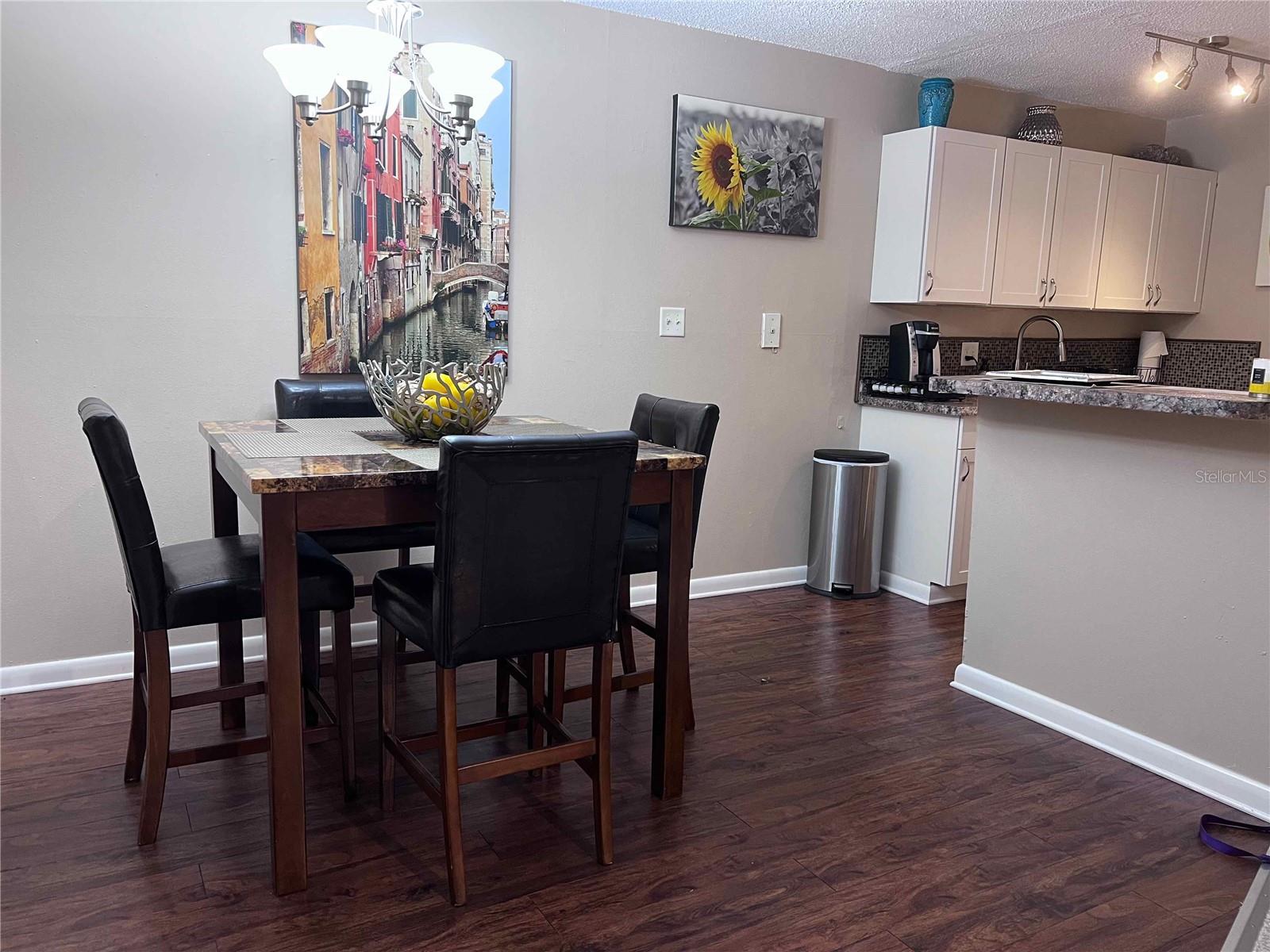 SUMMIT HOUSE - CONDO - Residential