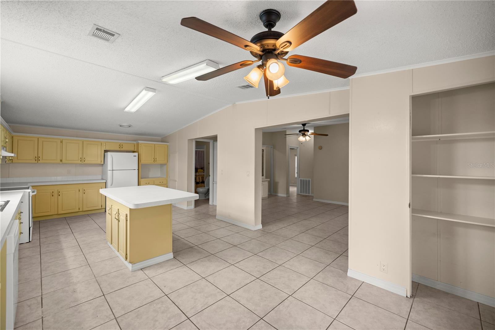 ROLLING HILLS UNIT 5 - Residential