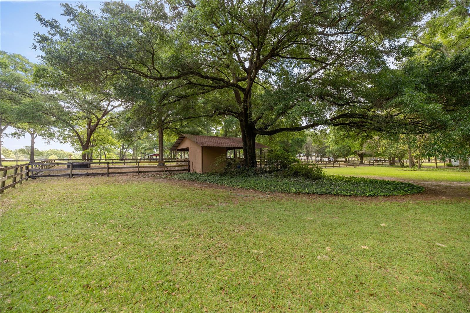 ROLLING HILLS UNIT 5 - Residential