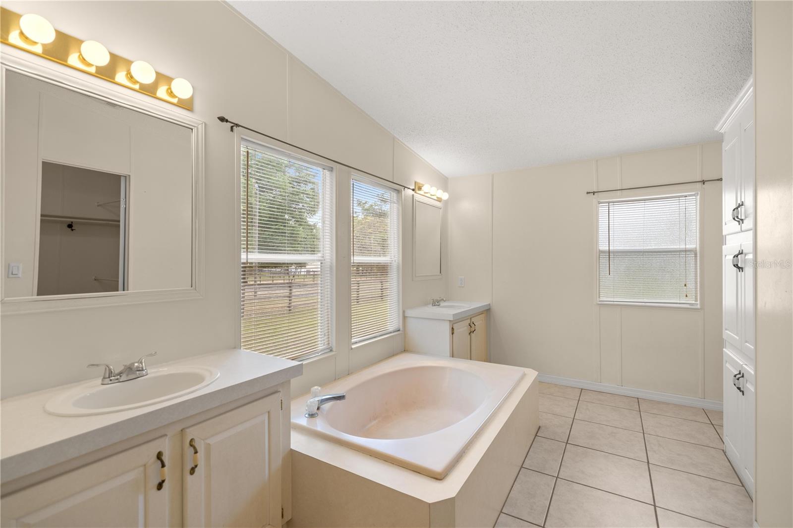 ROLLING HILLS UNIT 5 - Residential