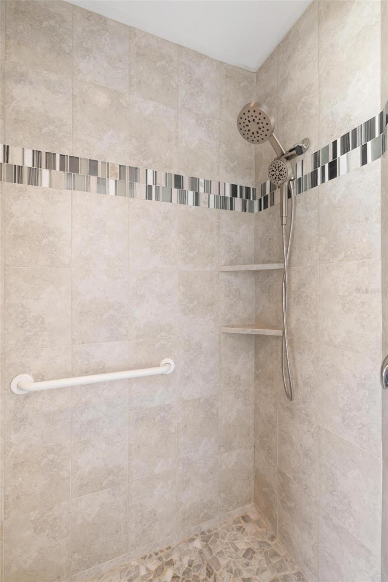 VINTAGE CREEK - Residential