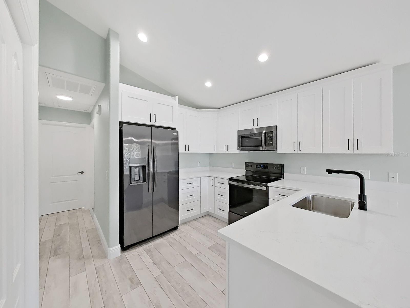 1025 LAKE AVOCA PLACE