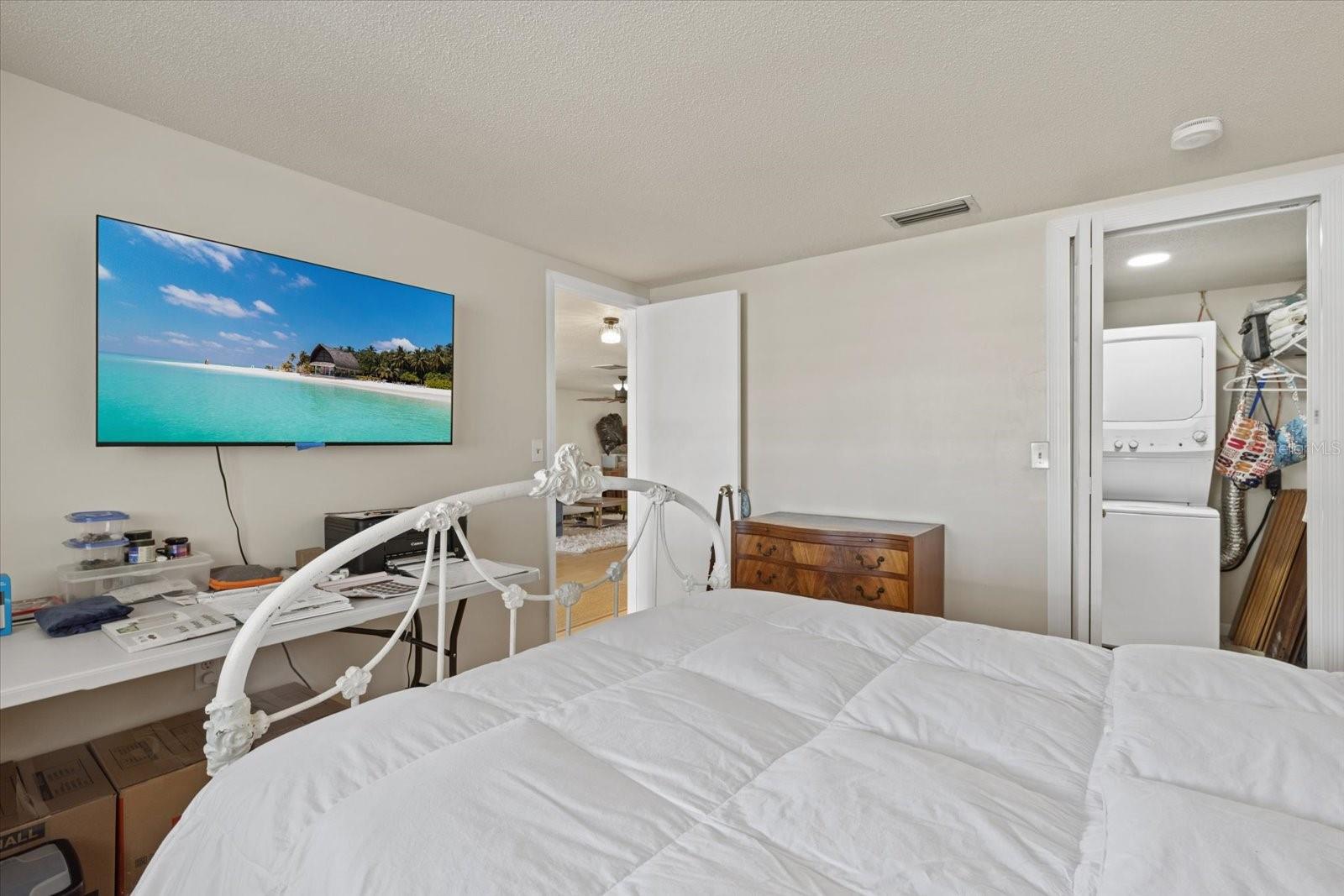 CIRCLE WOODS OF VENICE 2 - Residential