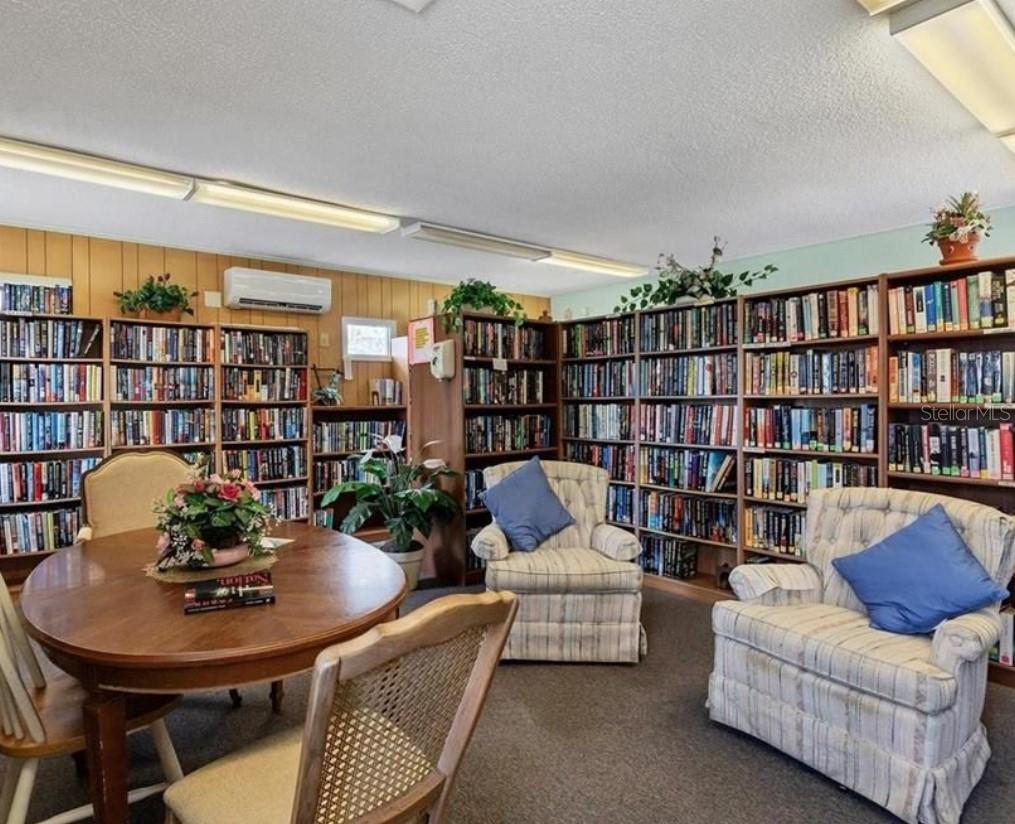 CIRCLE WOODS OF VENICE 2 - Residential