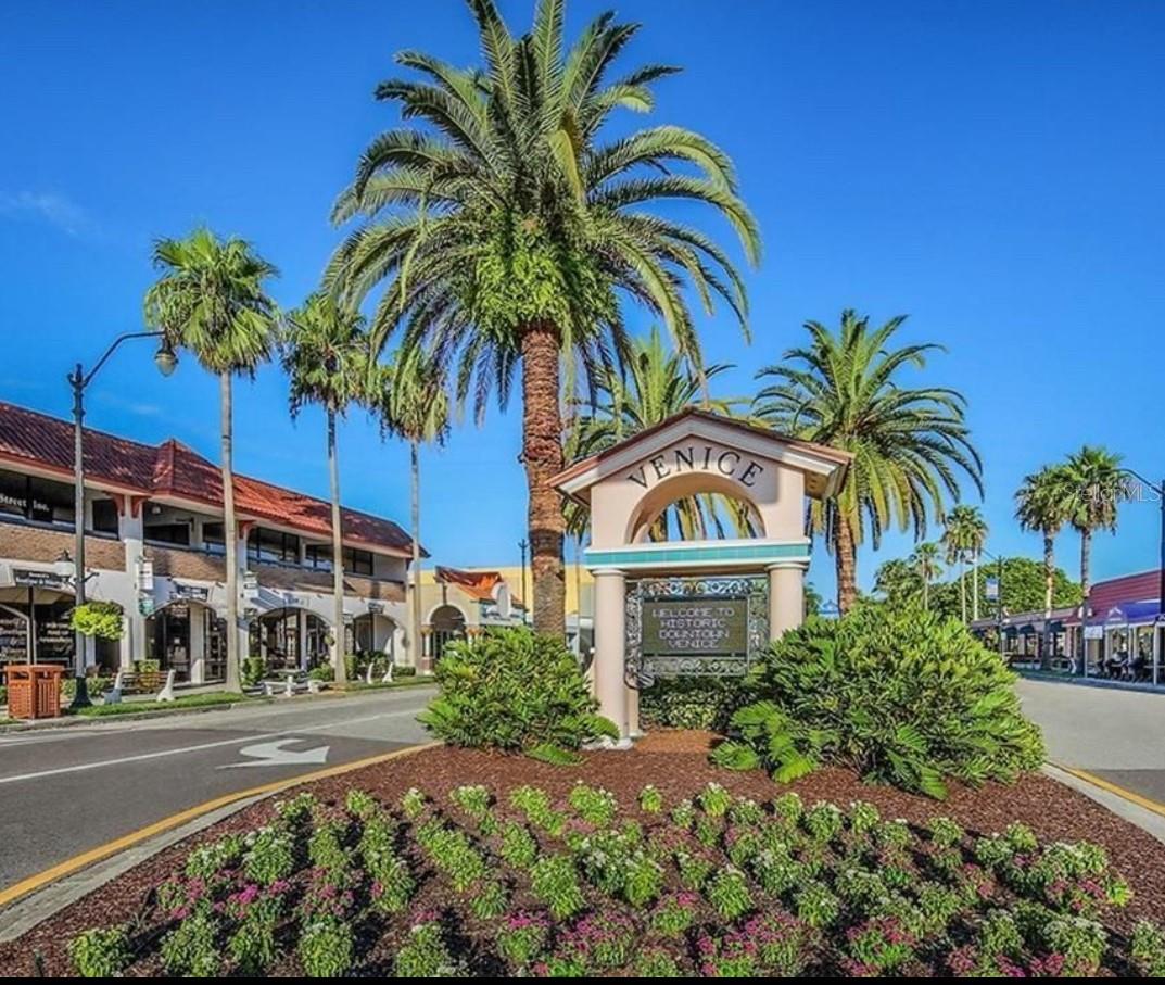 CIRCLE WOODS OF VENICE 2 - Residential